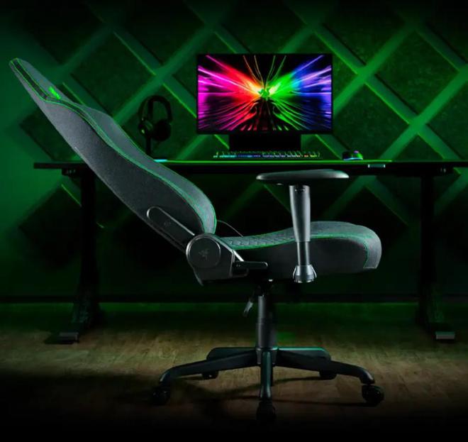 戏本！CES 2025雷蛇电竞新品一瞥瓦力棋牌游戏灯厂推出RTX5090游(图4)