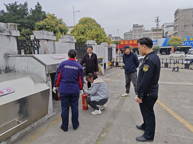 营加油站进行专项检查！瓦力游戏试玩玉州区对国(图2)